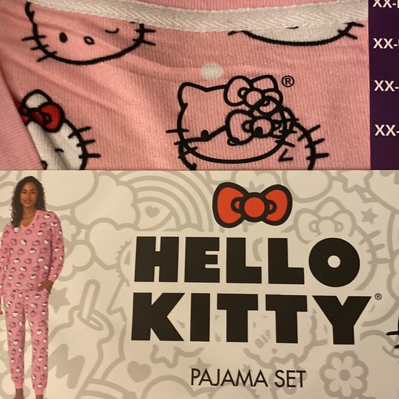 Hello Kitty Pajama Set - Picture 3 of 4